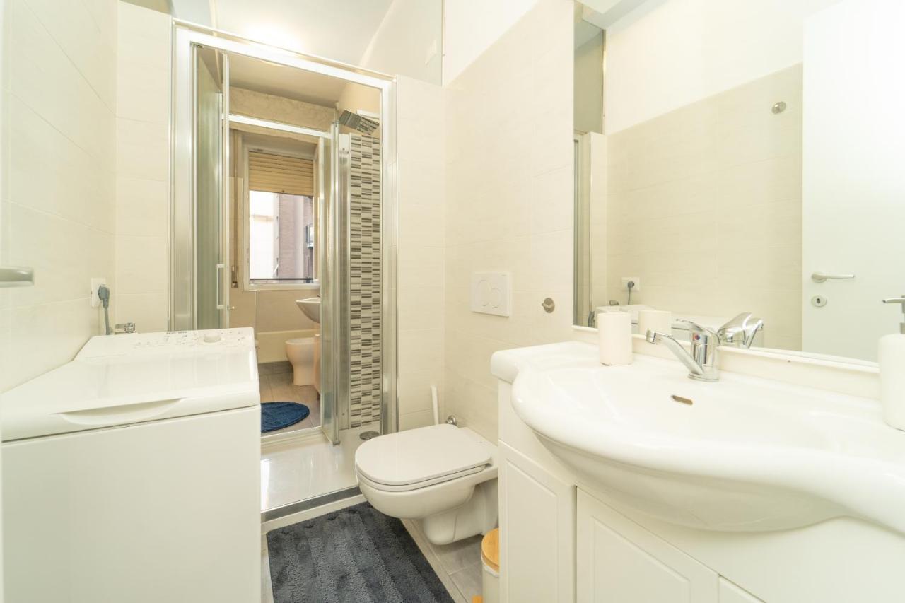 Trilocale Con Parcheggio Privato Daire Milano Dış mekan fotoğraf
