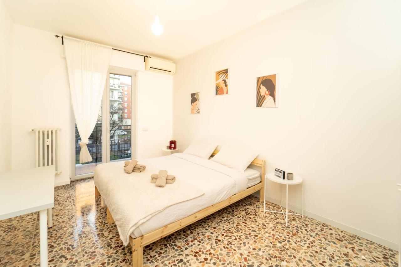 Trilocale Con Parcheggio Privato Daire Milano Dış mekan fotoğraf