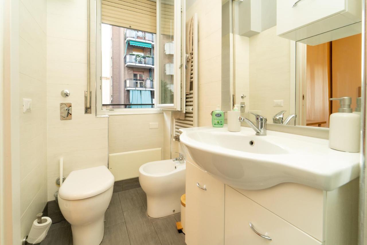 Trilocale Con Parcheggio Privato Daire Milano Dış mekan fotoğraf
