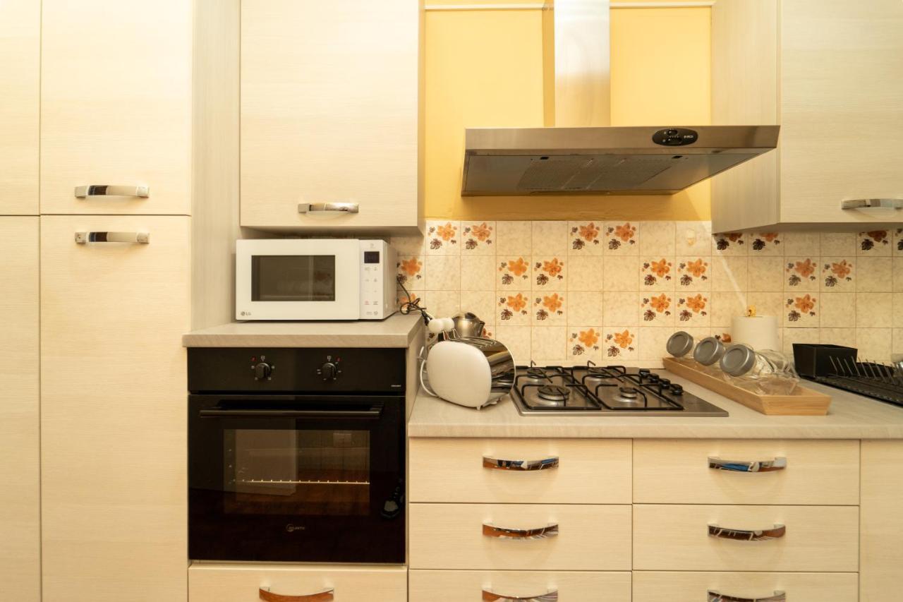 Trilocale Con Parcheggio Privato Daire Milano Dış mekan fotoğraf
