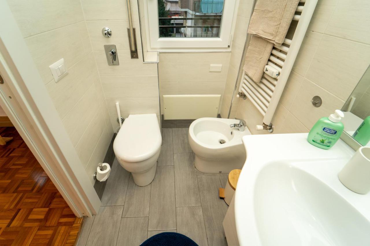 Trilocale Con Parcheggio Privato Daire Milano Dış mekan fotoğraf
