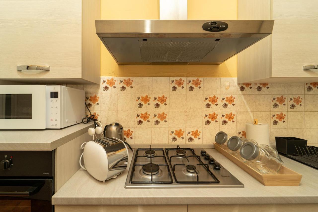 Trilocale Con Parcheggio Privato Daire Milano Dış mekan fotoğraf